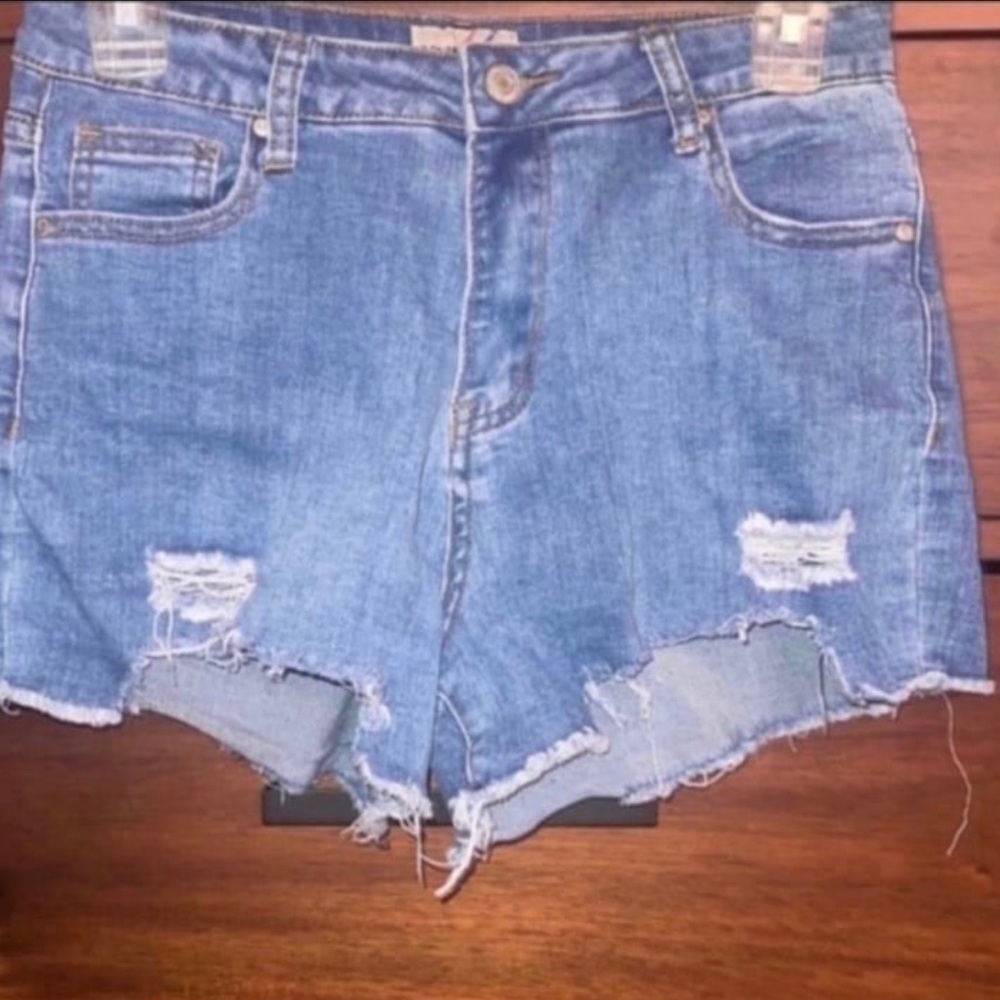 Boutique | Distressed Shorts | Med Blue Wash
